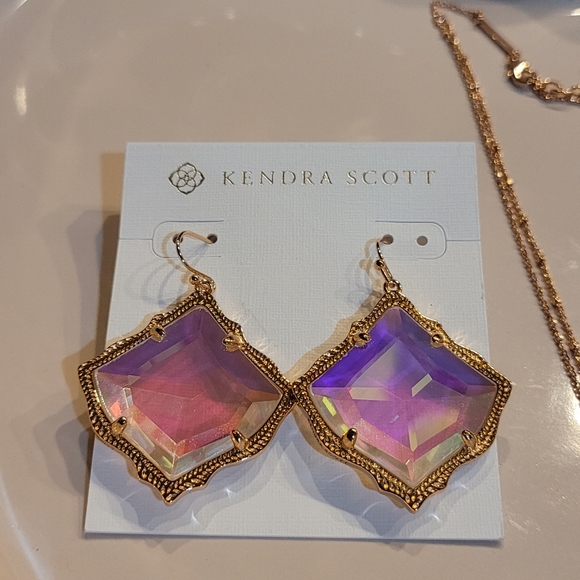 NWT BEAUTIFUL KENDRA SCOTT FACETED EARRINGS & LAYERED NECKLACE BUNDLE - Picture 11 of 13